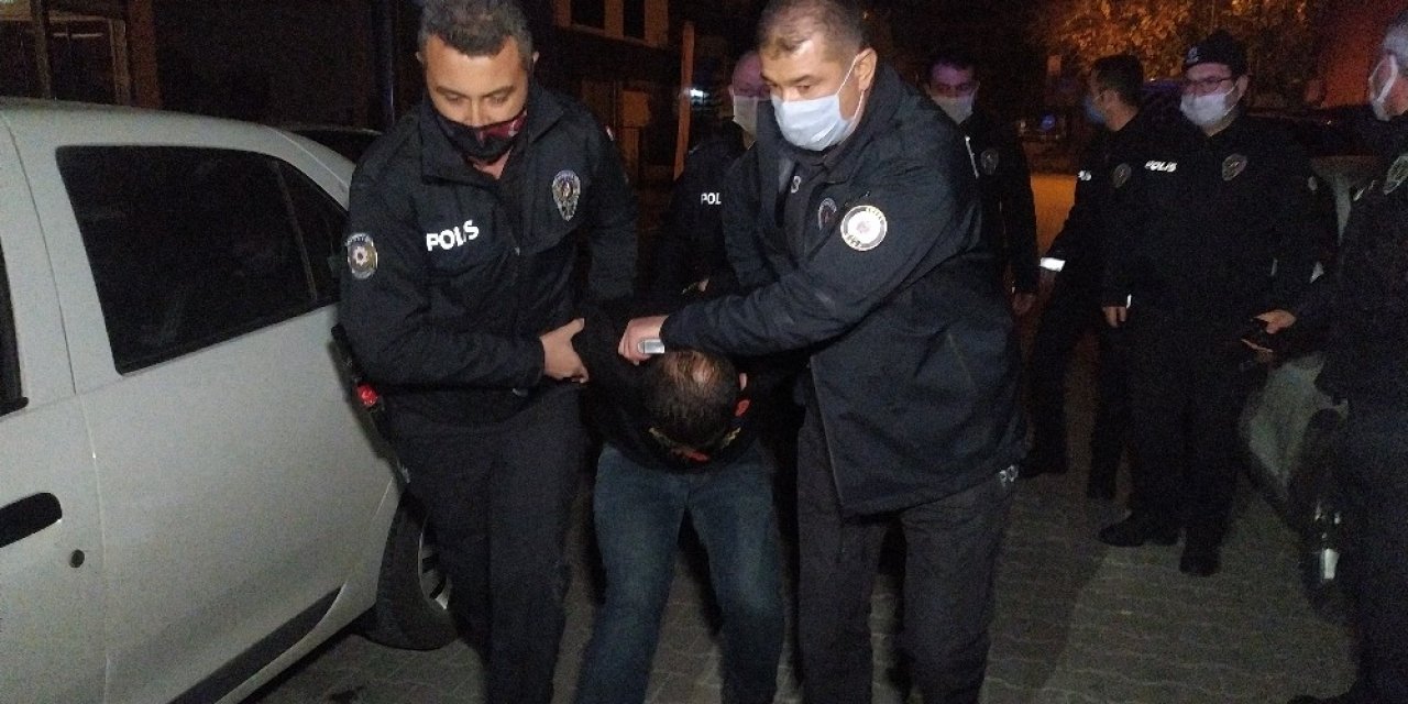 Polisin Gözü Önünde Hava Ateş Açıp Kaçmak İstediler, Kıskıvrak Yakalandılar
