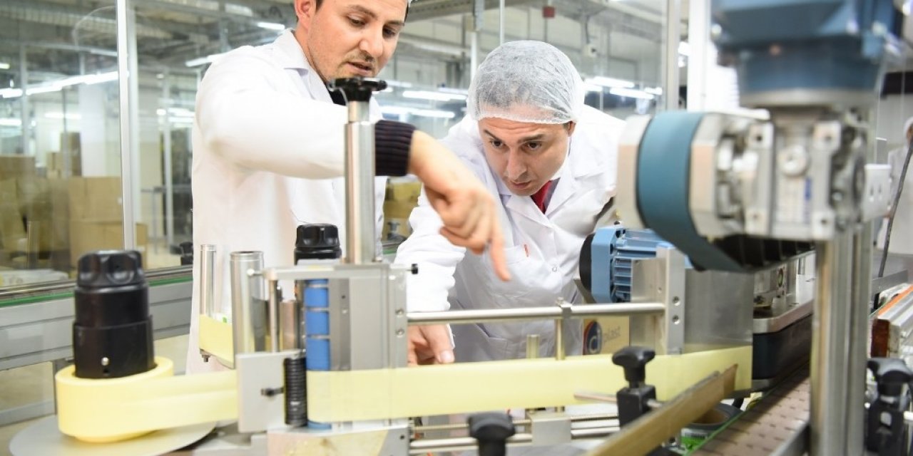 Kozmetikçiler 2020’de Hijyen Malzemeleri Üreterek Ayakta Kaldı