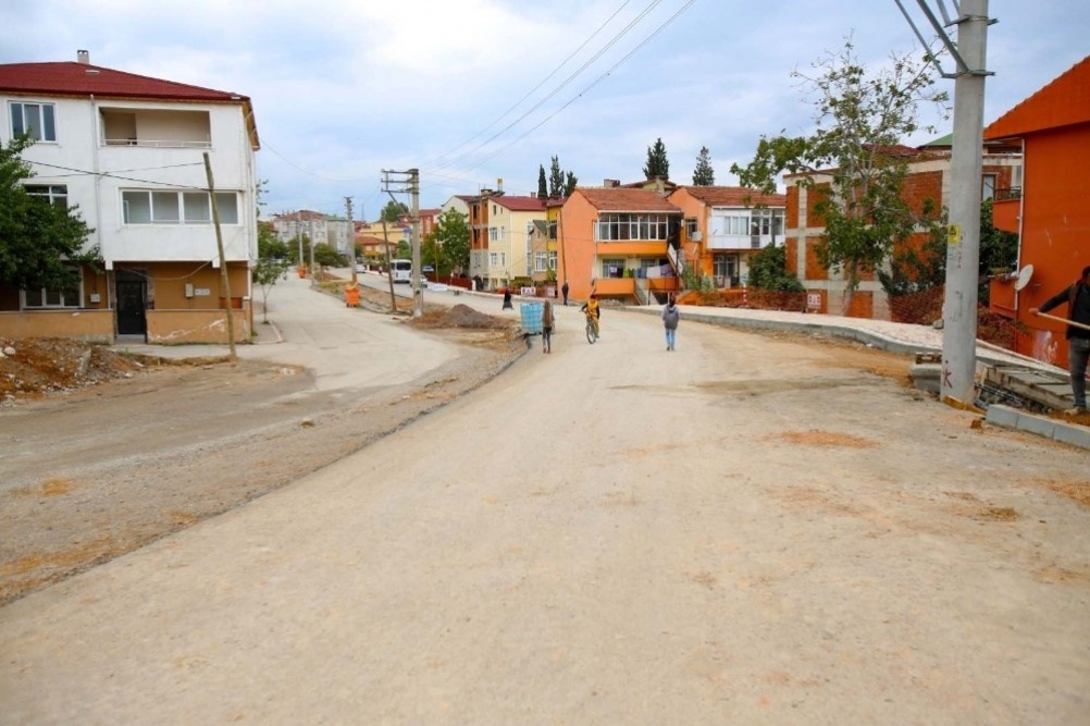 Darıca Cengiz Topel Caddesi’nde hummalı çalışmalar sürüyor.