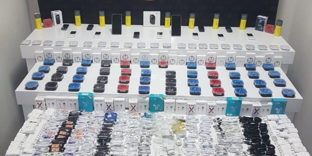 Kaçak Ürünler İle Beraber Yakalandılar