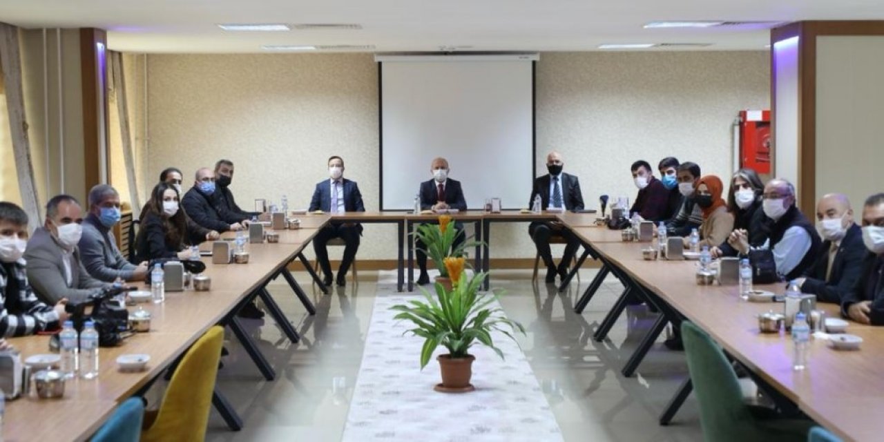 Vali Varol, Gazetecilerle Bir Araya Geldi