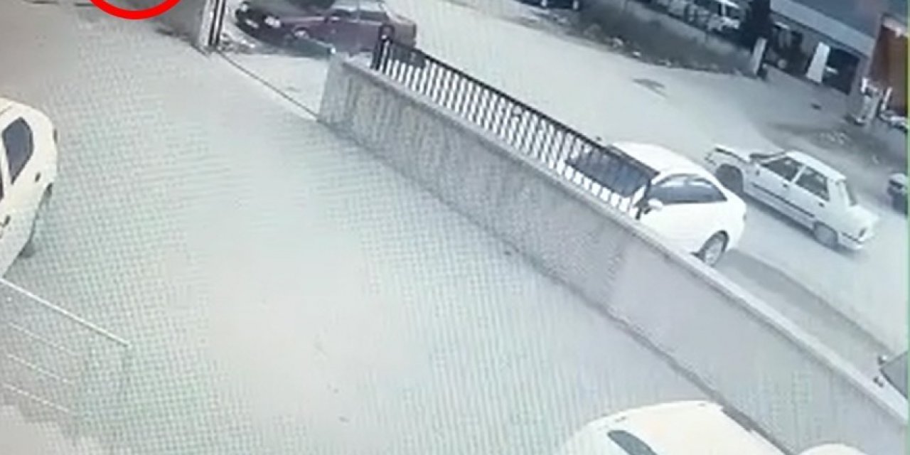 Otomobil İle Motosiklet Böyle Çarpıştı: 2 Yaralı