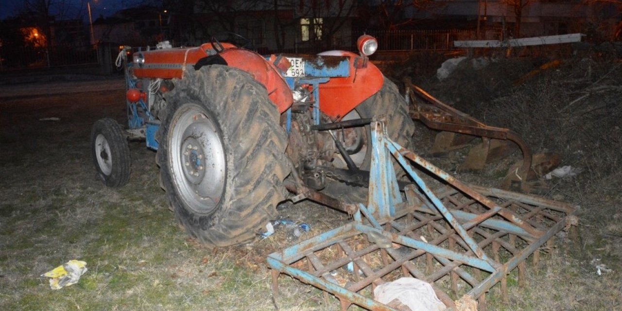 Traktörüne Tırmık Takmak İsterken Canından Oldu