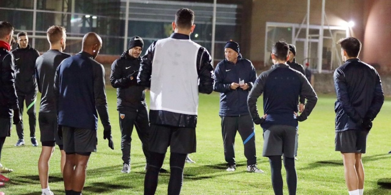 Dan Petrescu’nun Ekibi