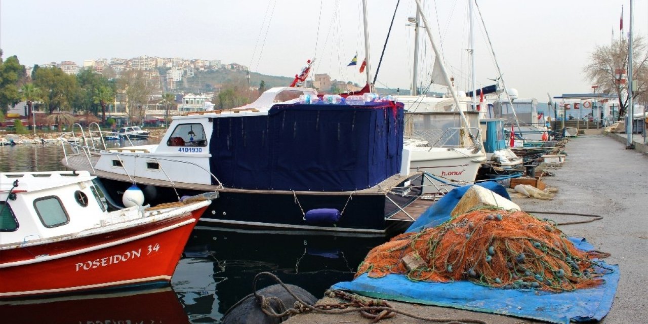 Denizde Balık Olmayınca, Ağlar Karada Kaldı