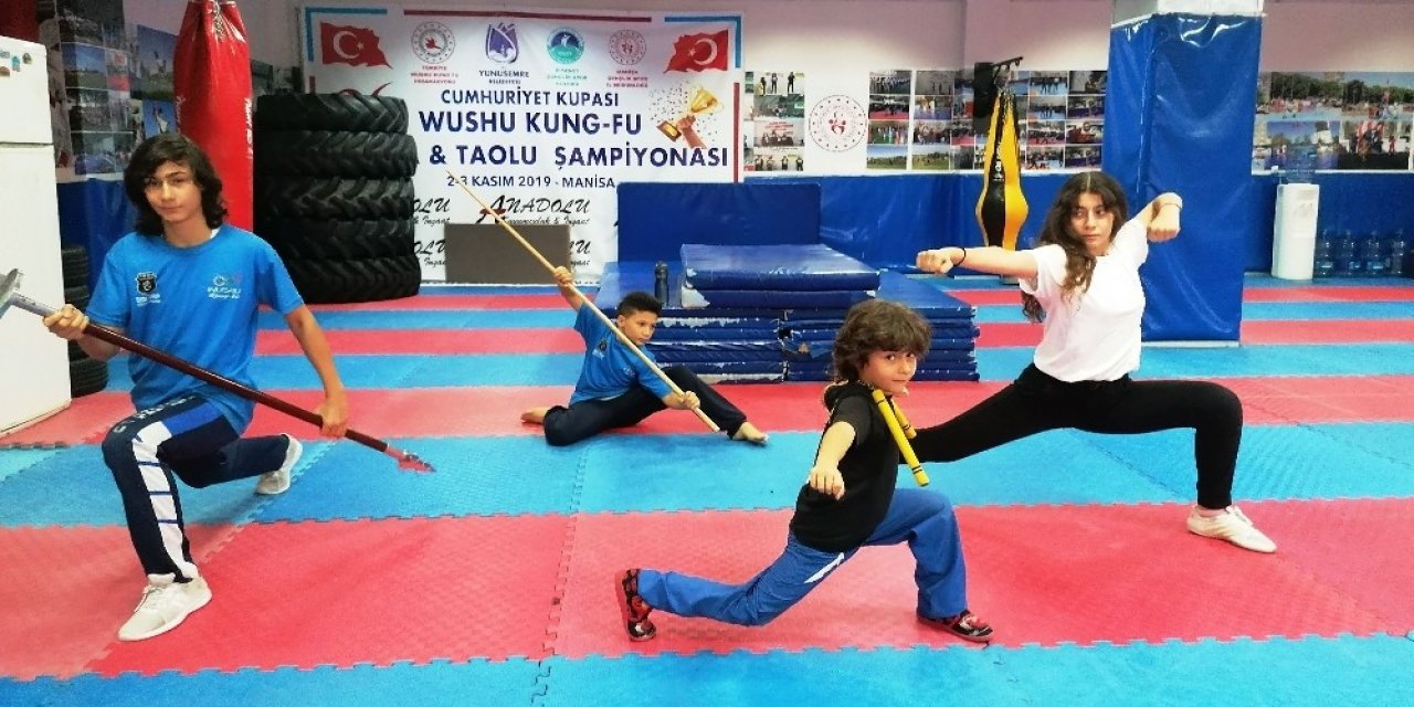 Gençler Yunusemre İle Spora Devam Ediyor