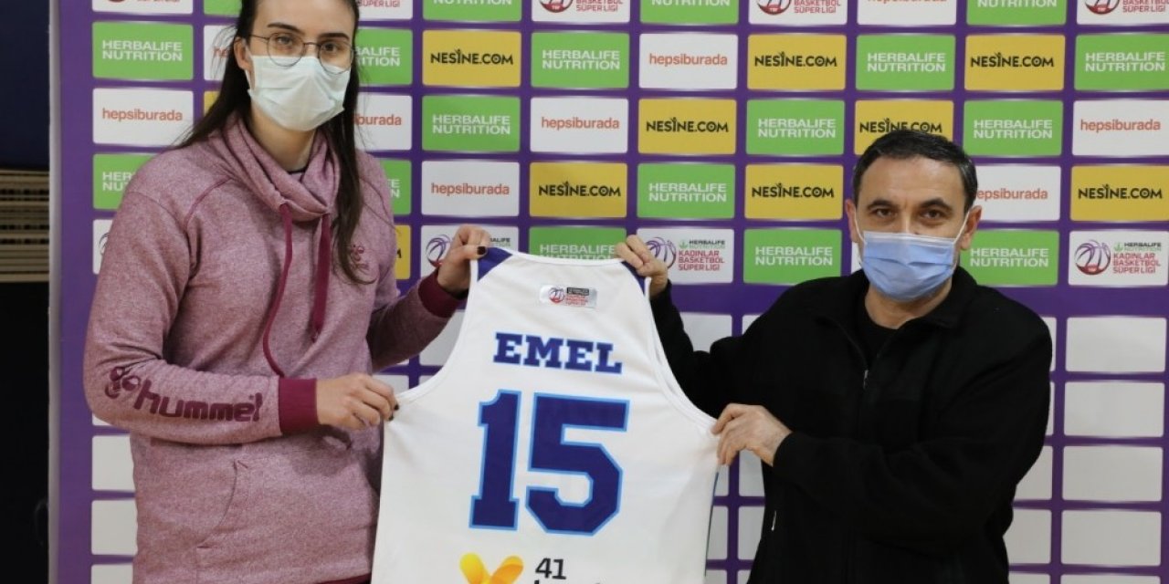 Skoru Doğru Tahmin Eden İzmit Belediyesporlu Taraftarlar, Formalarına Kavuştu