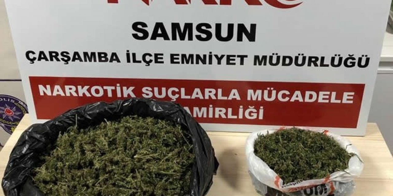 Şüpheli Araçtan 1 Kilo Esrar Çıktı