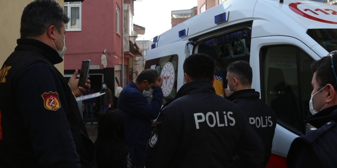 Evin Penceresinden Sarkan Küçük Çocuk Ekipleri Harekete Geçirdi