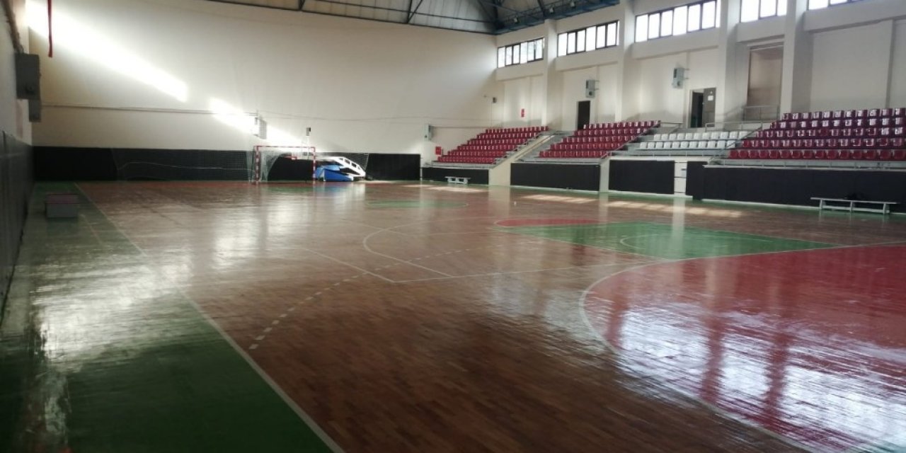 Kuyucak Spor Salonu Baştan Aşağıya Yenilendi