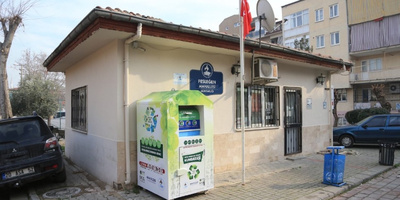Tekstil Atık Kutuları Yerleştiriliyor