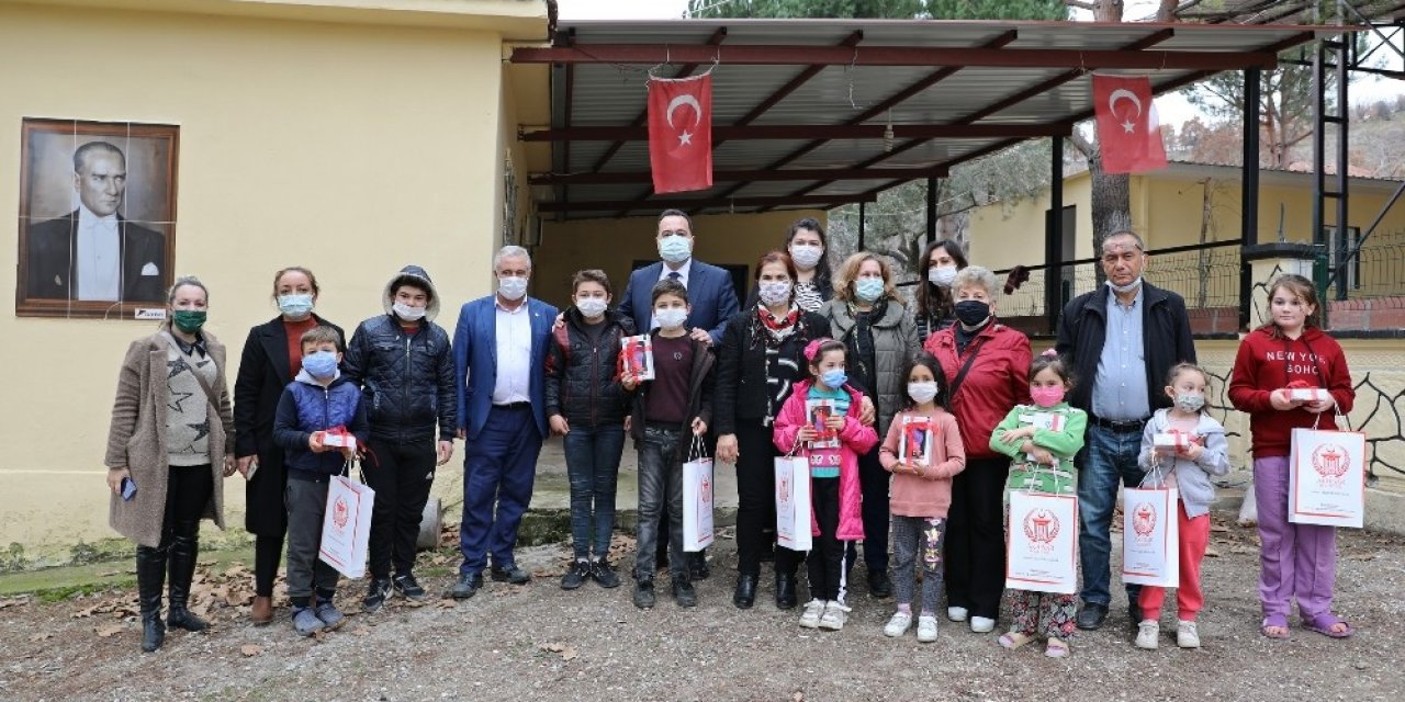 Köydeki Çocukların Yüzü, Yeni Tabletlerle Güldü