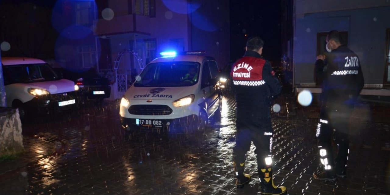 Ezine Belediyesi Yağmuru Hazırlıklı Karşıladı