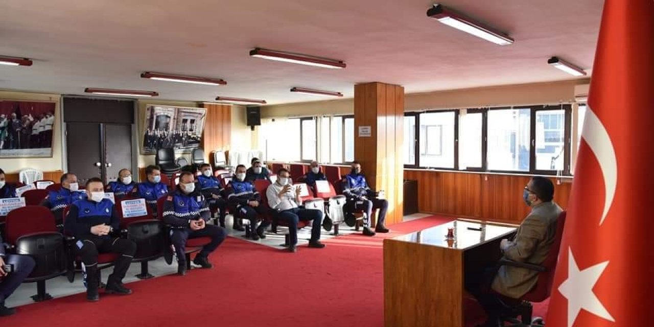 Başkan Öz, Zabıta Personelleriyle Olağan Toplantısını Gerçekleştirdi