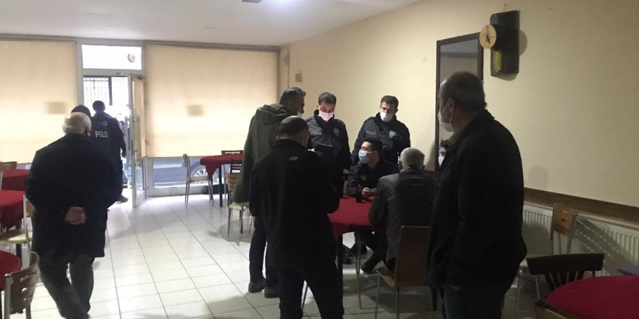 Virüse Aldırmadan Dernekte Kumar Oynayanlar Polise Yakalandı