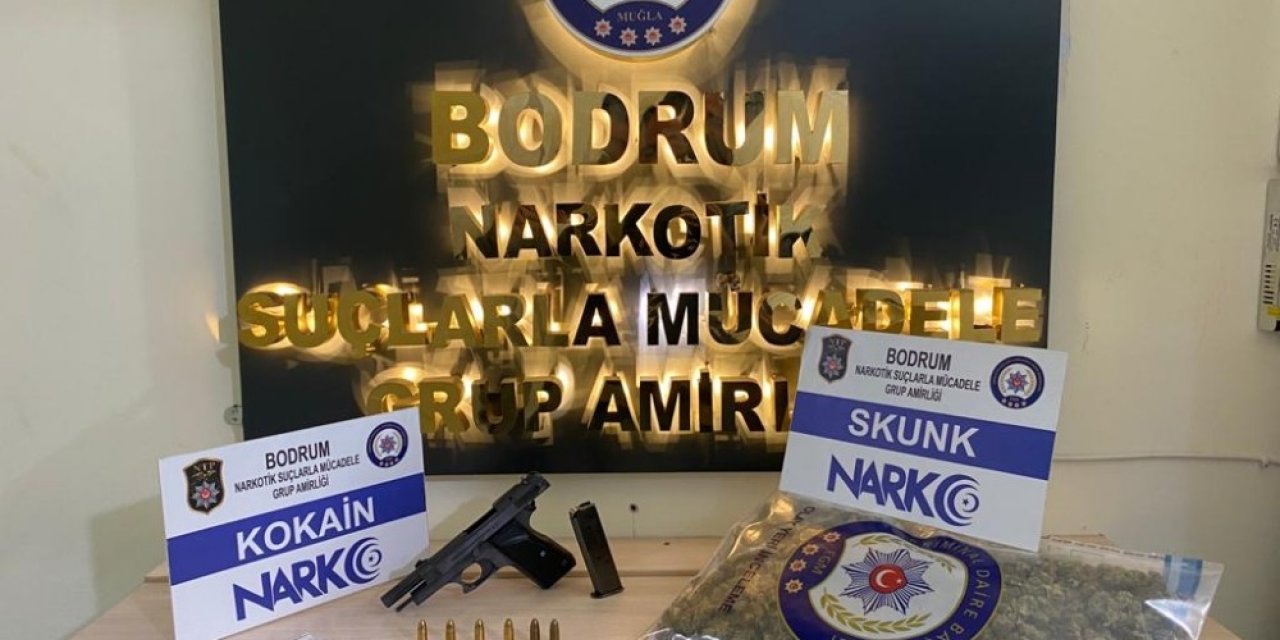 Aracını Polislerin Üzerine Sürdü