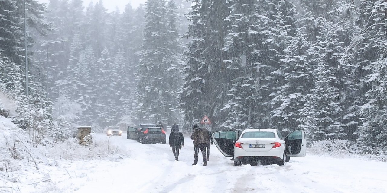 Ilgaz Dağı’na Beklenen Kar Yağışı Başladı