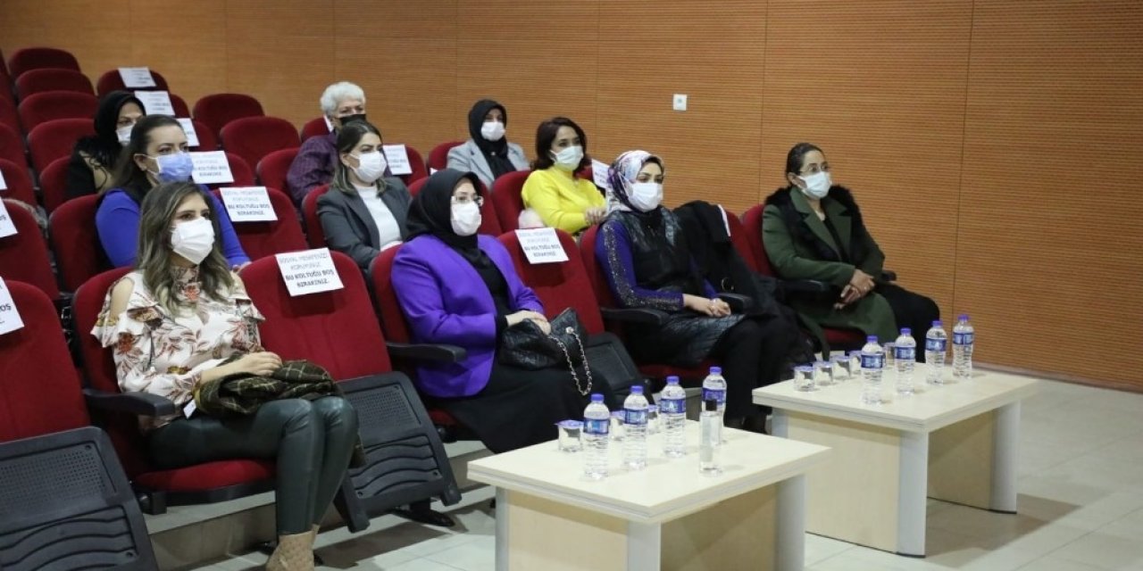 Vali Erkaya Yırık’ın Eşi Ayşe Yırık:" Uyuşturucuyla Mücadele De En Büyük Görev Anneye Düşüyor"
