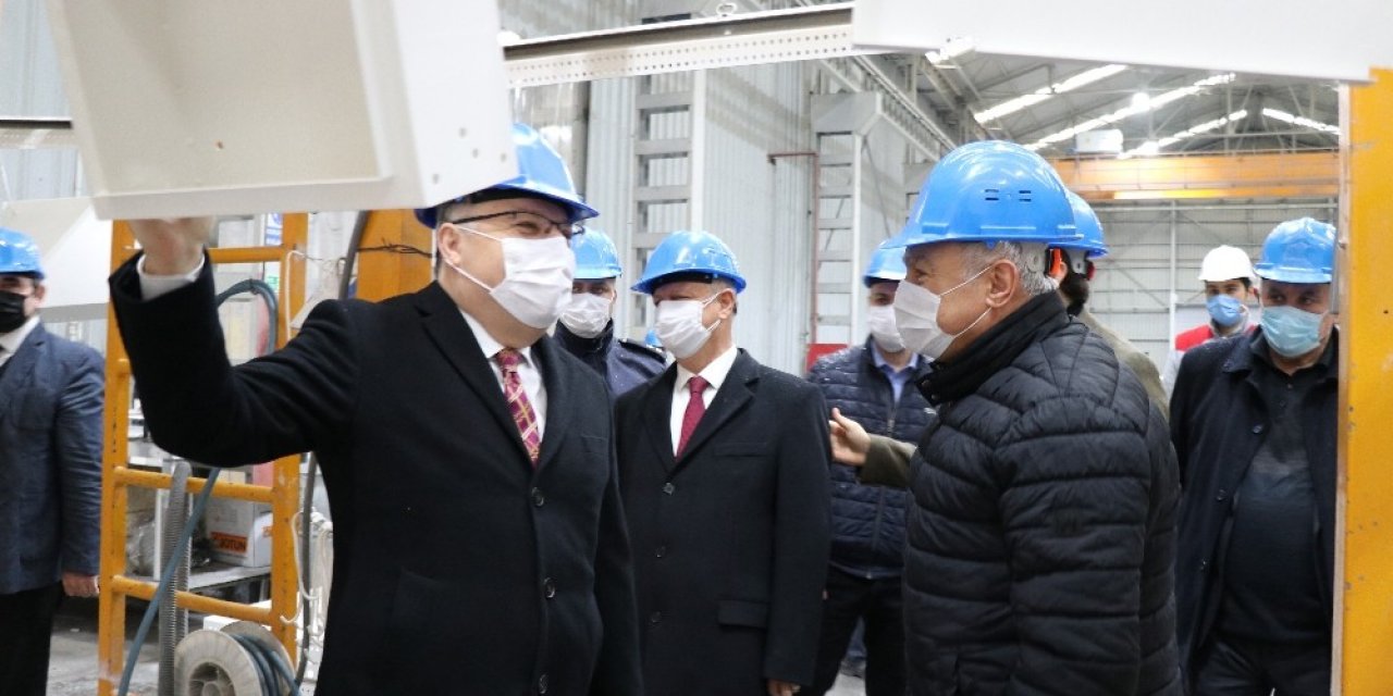 Vali Tutulmaz 90 Ülkeye İhracat Yapan Jeneratör Fabrikasını İnceledi