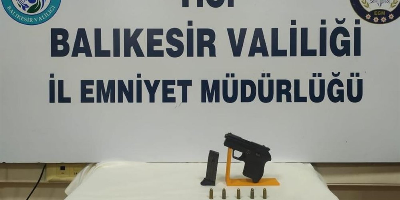 Balıkesir’de Polis 14 Aranan Şahsı Yakaladı