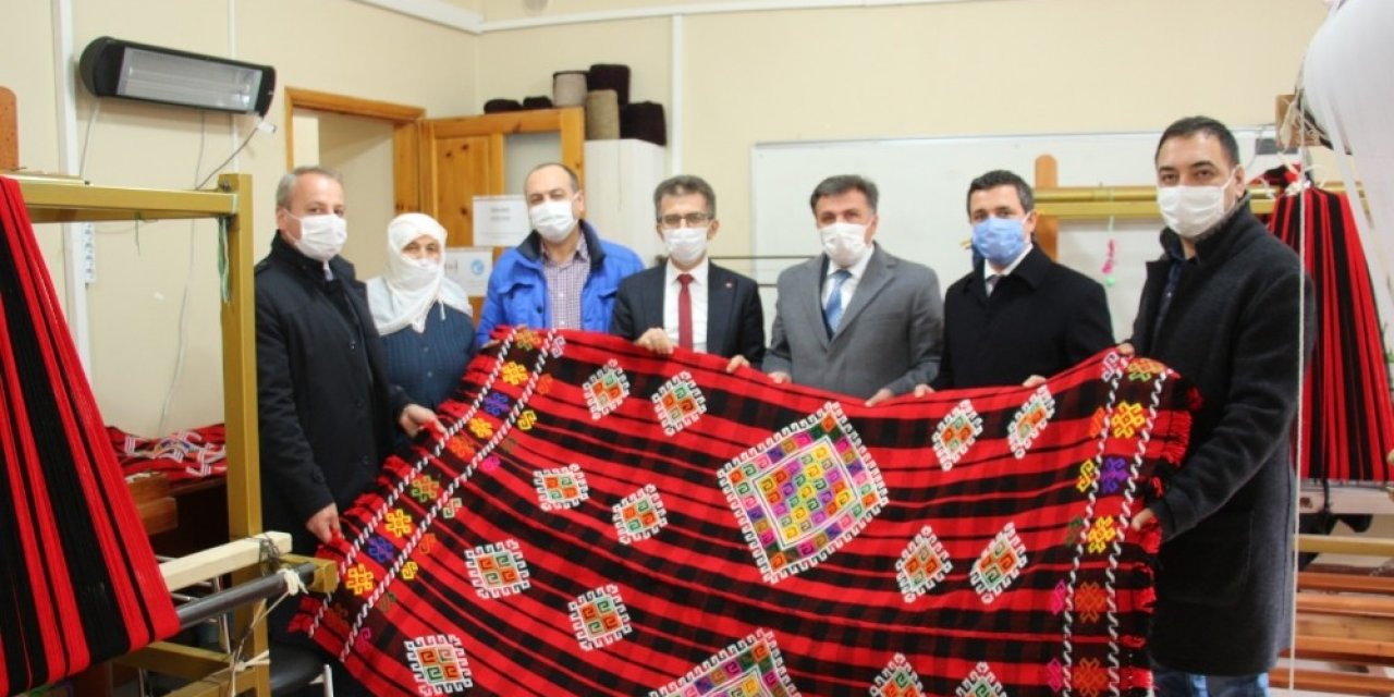 Karnavas Bezi Ürünleri Japonya’ya İhraç Edilecek