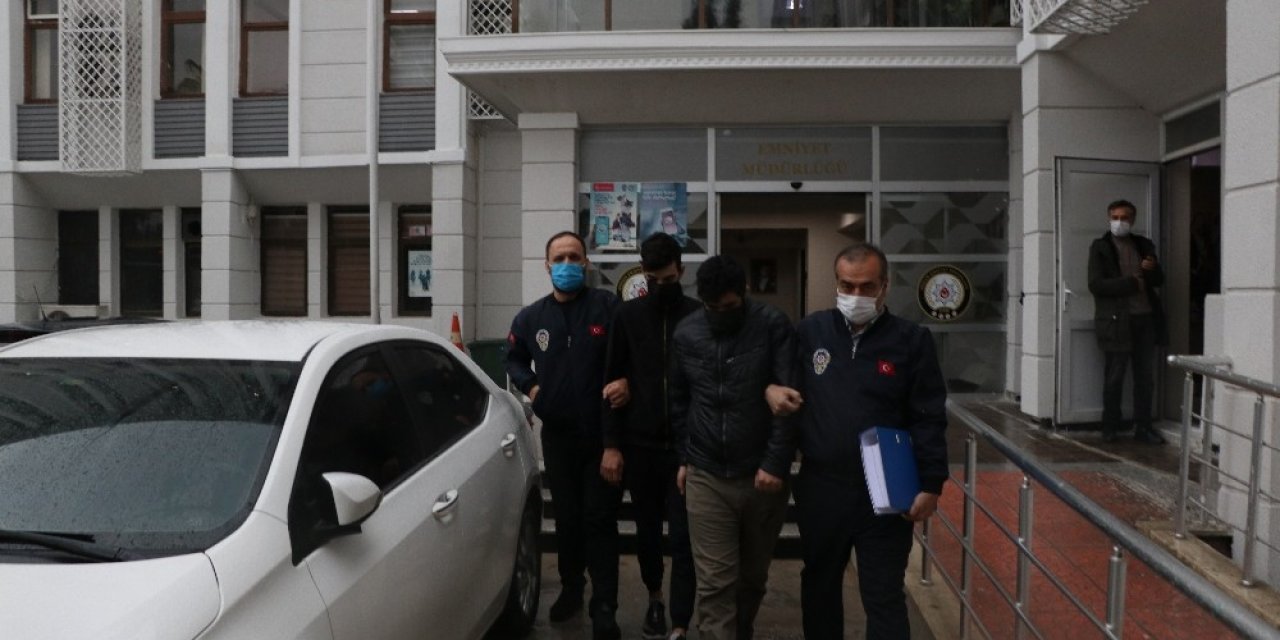 Çaldıkları Motosiklet İle Benzin Aldılar Yakalandılar