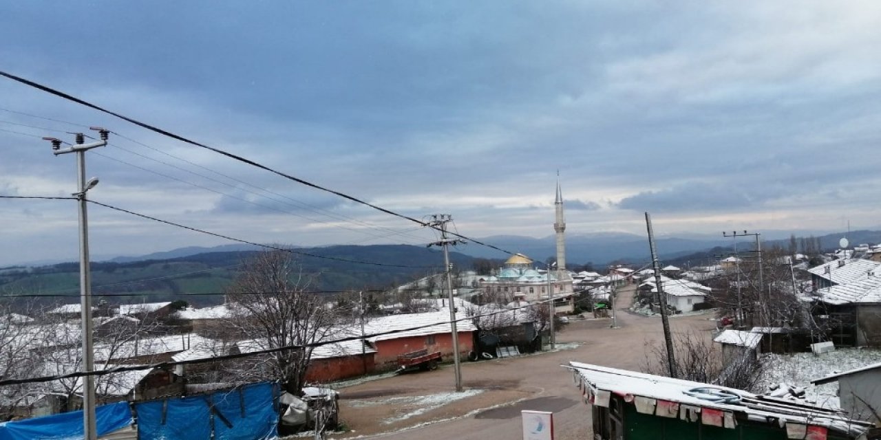Gönen’in Yüksek Kesimlerine İlk Kar Düştü