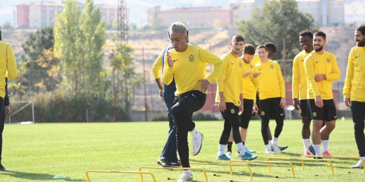 Yeni Malatyaspor’da Cueva Dönüyor
