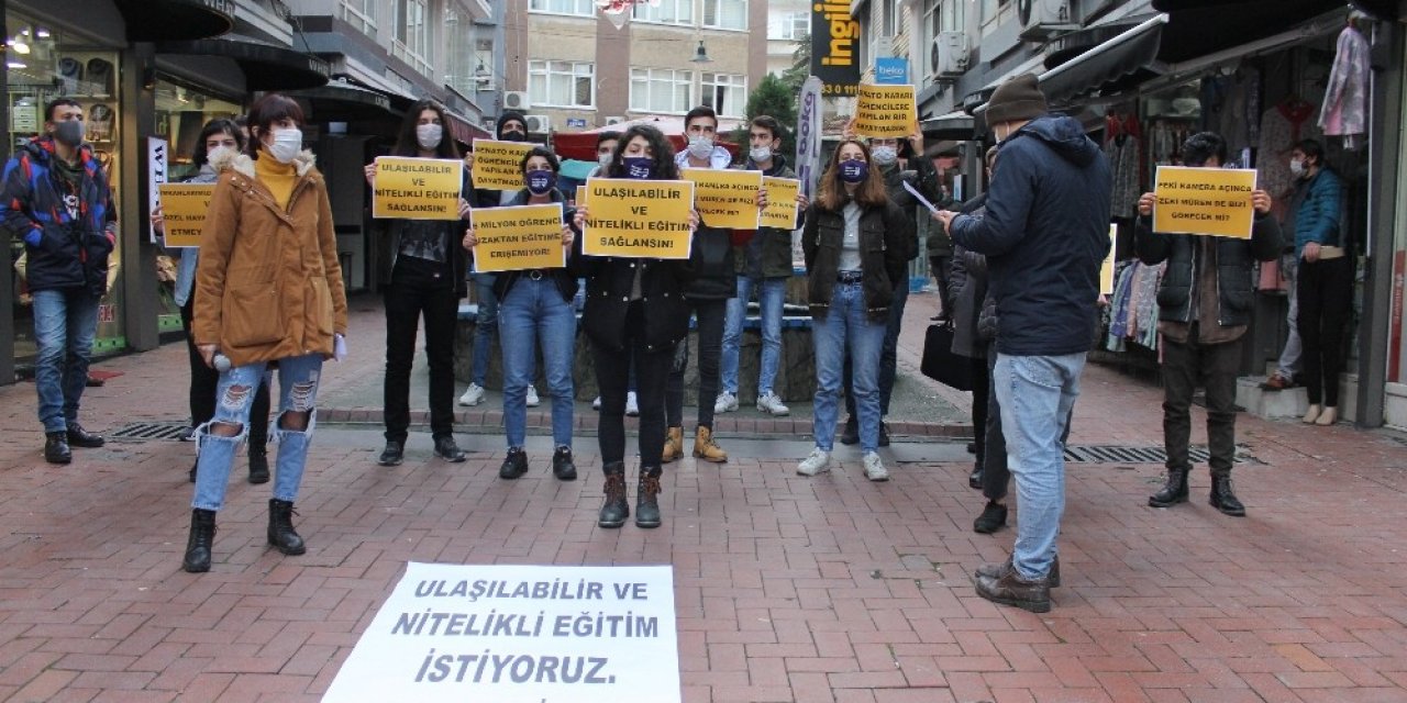 Omü’lü Öğrencilerden ’kamera’ Eylemi