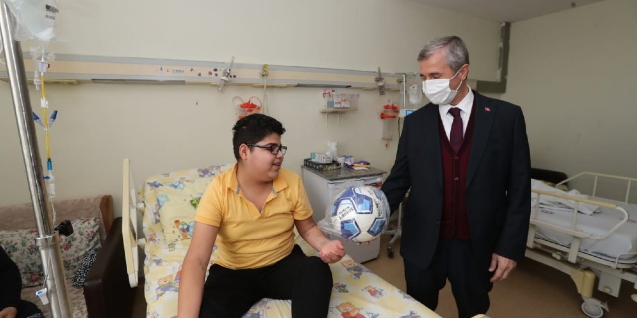 Tahmazoğlu’ndan Lösemili Çocuklara Hediye