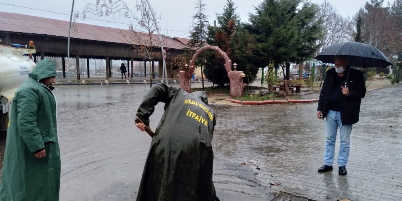 İtfaiye Ekiplerinden Su Baskınlarına Karşı Yoğun Mesai