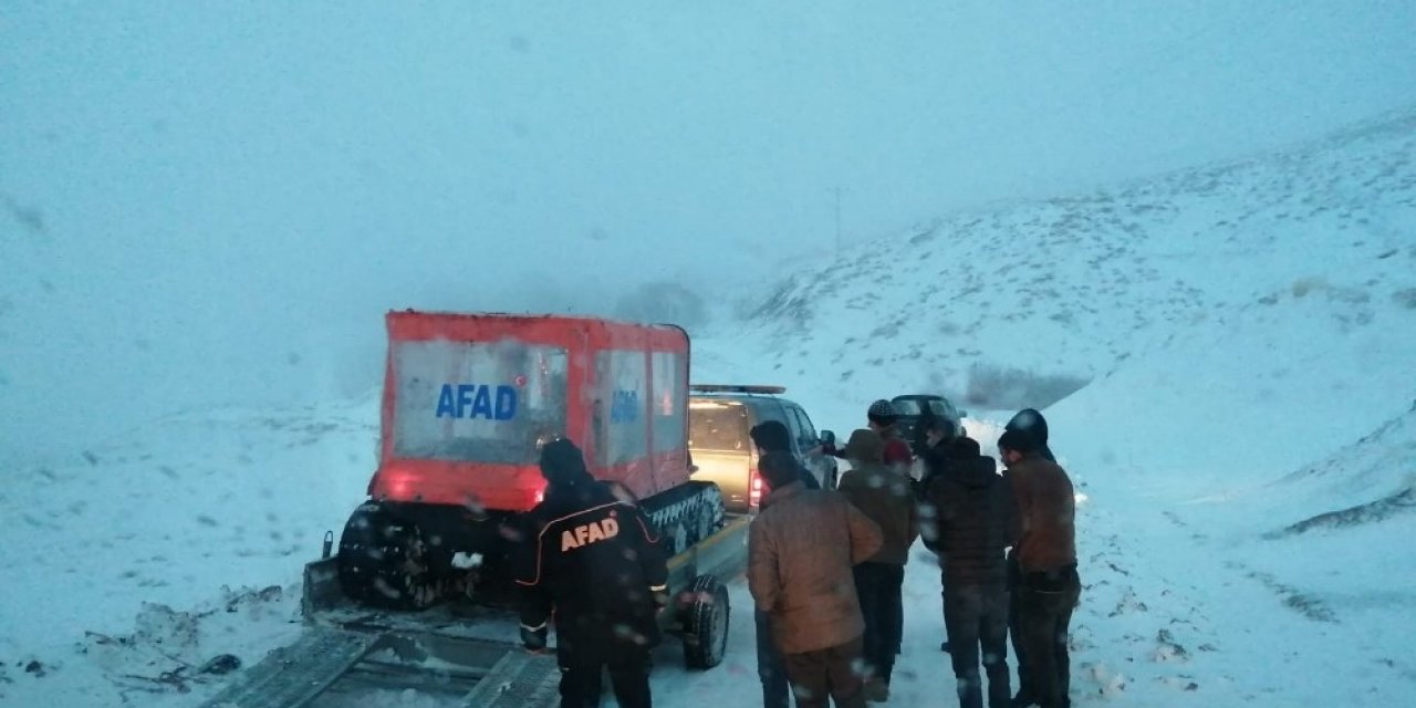 Kar Nedeniyle Mahsur Kalan 3 Kişi Kurtarıldı