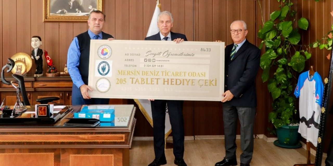 Mersin Deniz Ticaret Odasından Öğrencilere Tablet Desteği