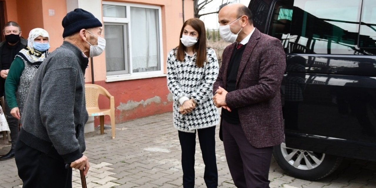 Oral Çiftinden İlçe Büyüklerine Moral Ziyareti