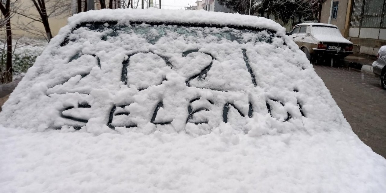 Selendi’ye İlk Kar Yağdı