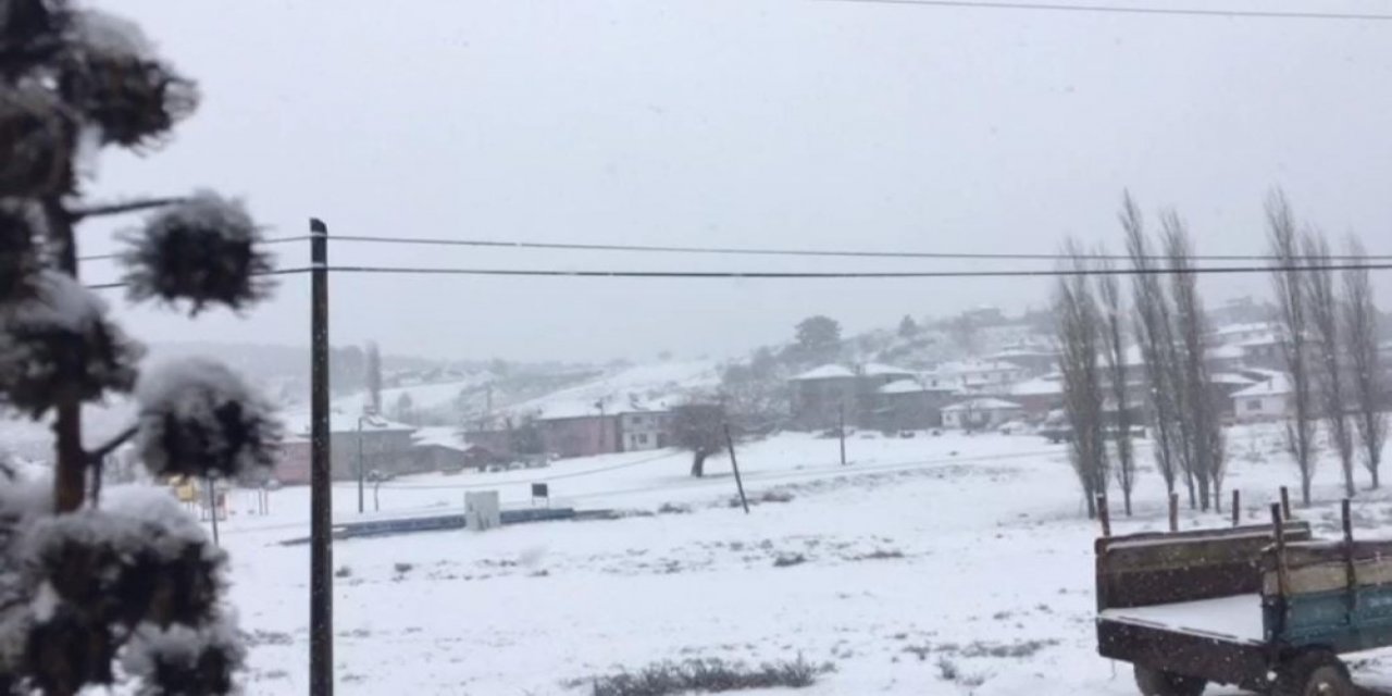 Geç Gelen Kar Denizli’ye Gelinliğin Giydirdi