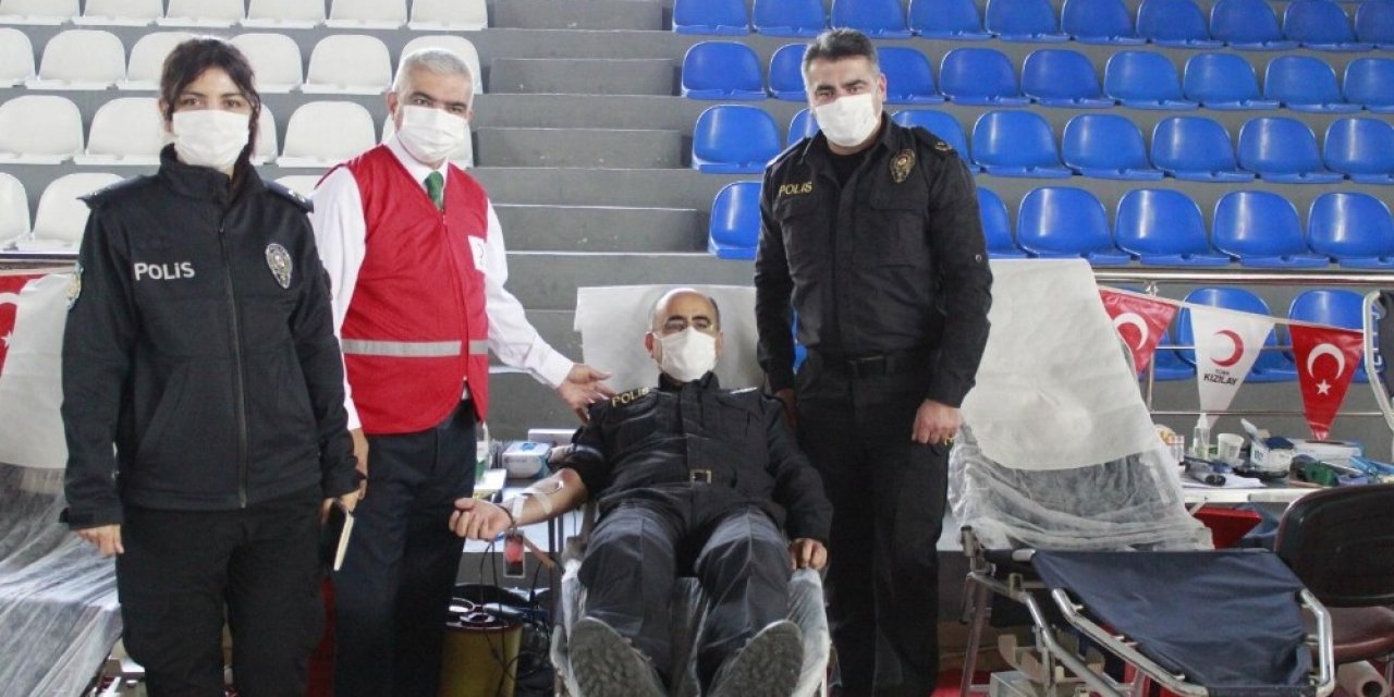 Polis Adayları Kan Bağışladı