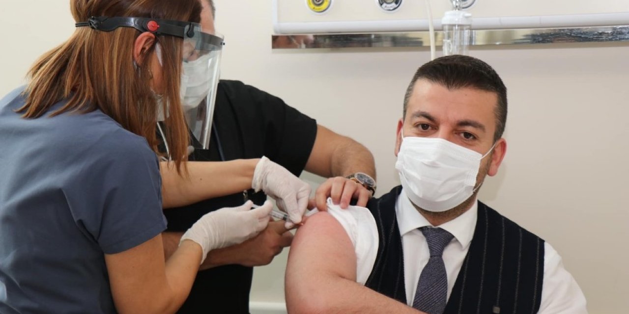 Ürgüp Belediye Başkanı Aktürk, Coronavac Aşısı Oldu