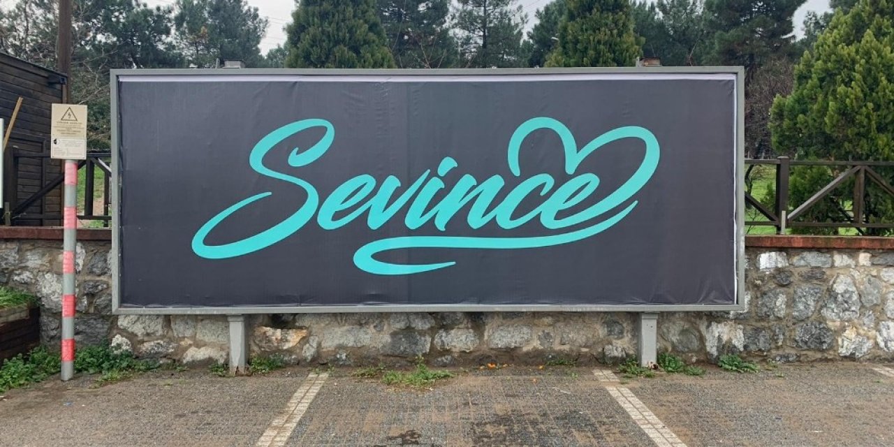 Çayırova’da ‘sevince’ Afişleri Merak Uyandırdı