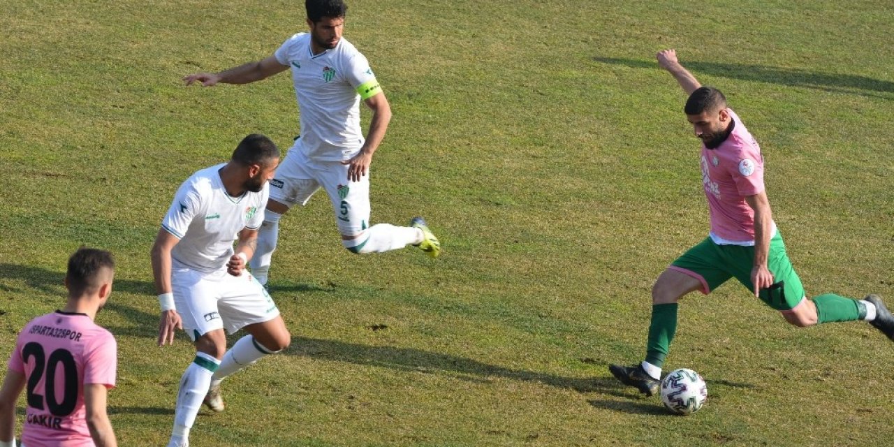 Isparta 32 Spor, 3 Futbolcuyu Transfer Etti