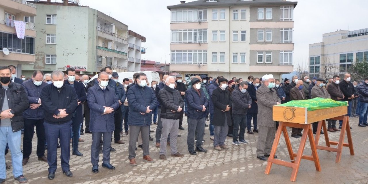 Kazada Hayatını Kaybeden Eski Milletvekilinin Oğlu Toprağa Verildi
