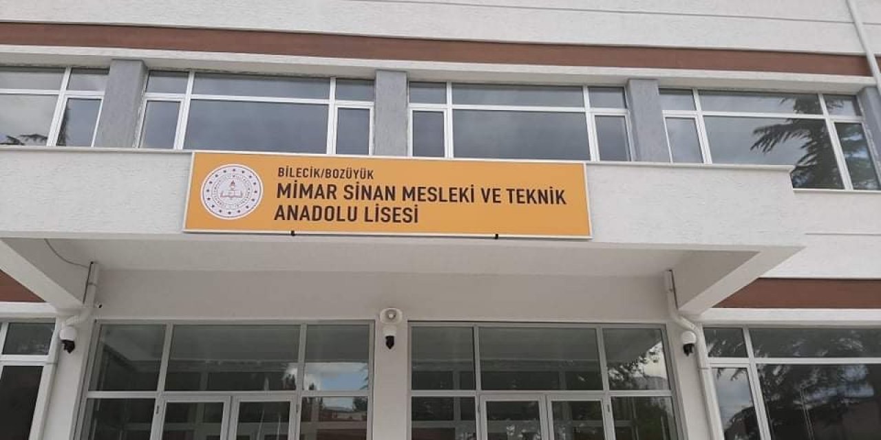 Bozüyük Mimar Sinan Mesleki Ve Teknik Anadolu Lisesi ’güvenli İnternet Etiketi’ Almaya Hak Kazandı