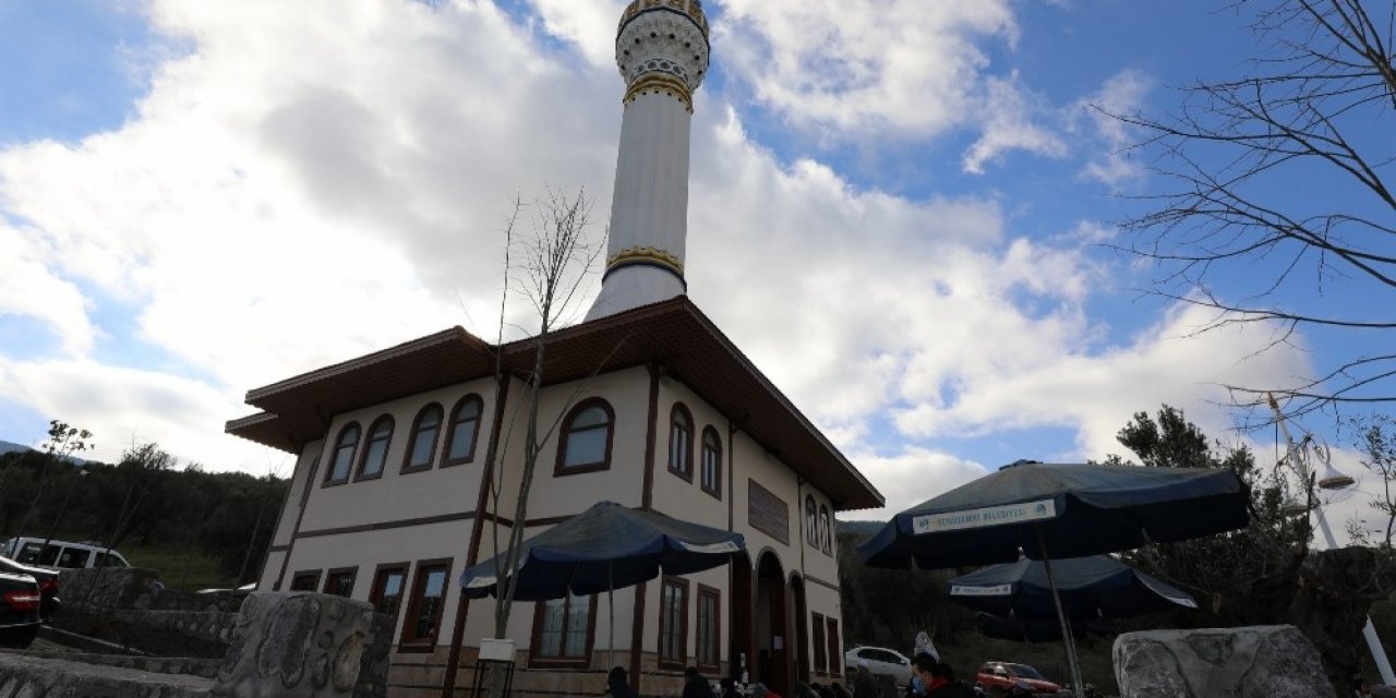 Çapaçarık Camii’nde İlk Cuma Namazı Kılındı