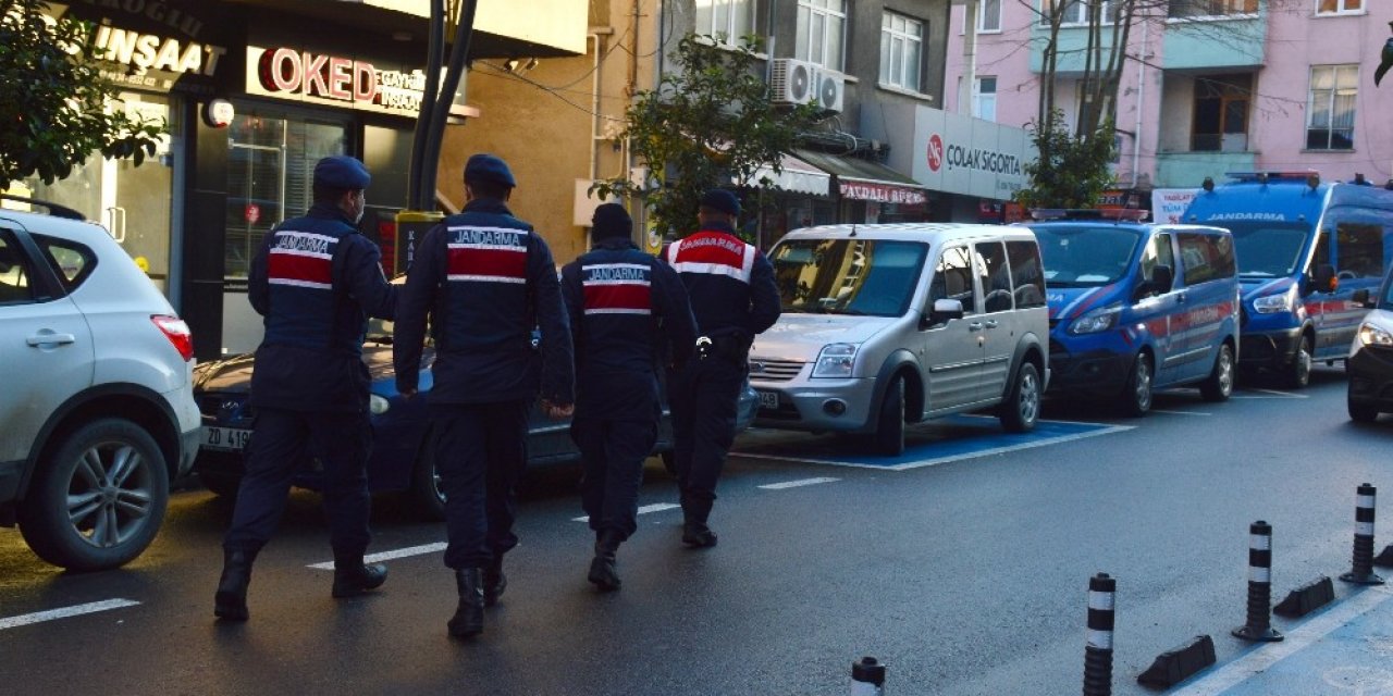 Kaçak İçki İhbarı Jandarma Ekiplerini Harekete Geçirdi