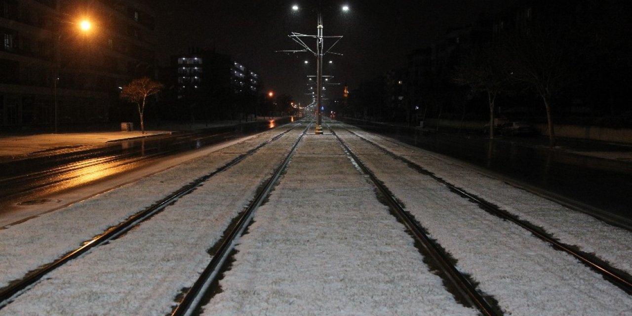 Konya’ya Yılın İlk Karı Yağdı