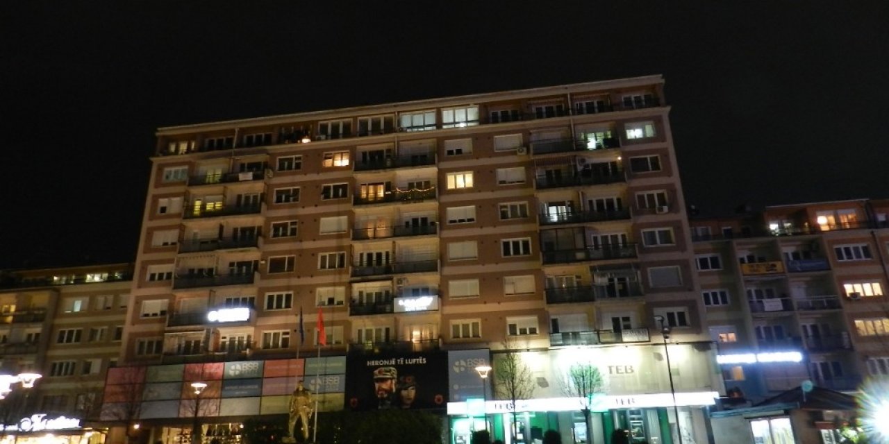 Kosova Savaşında Öldürülenler İçin Mumlar Yakıldı