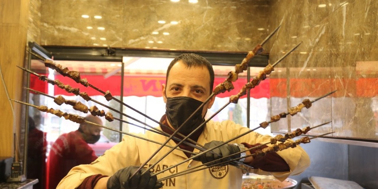gaziantepliler Kebaba Mesafe Koymuyor
