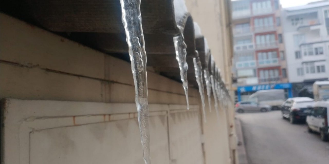 Eskişehir’de Don Ve Buzlanma