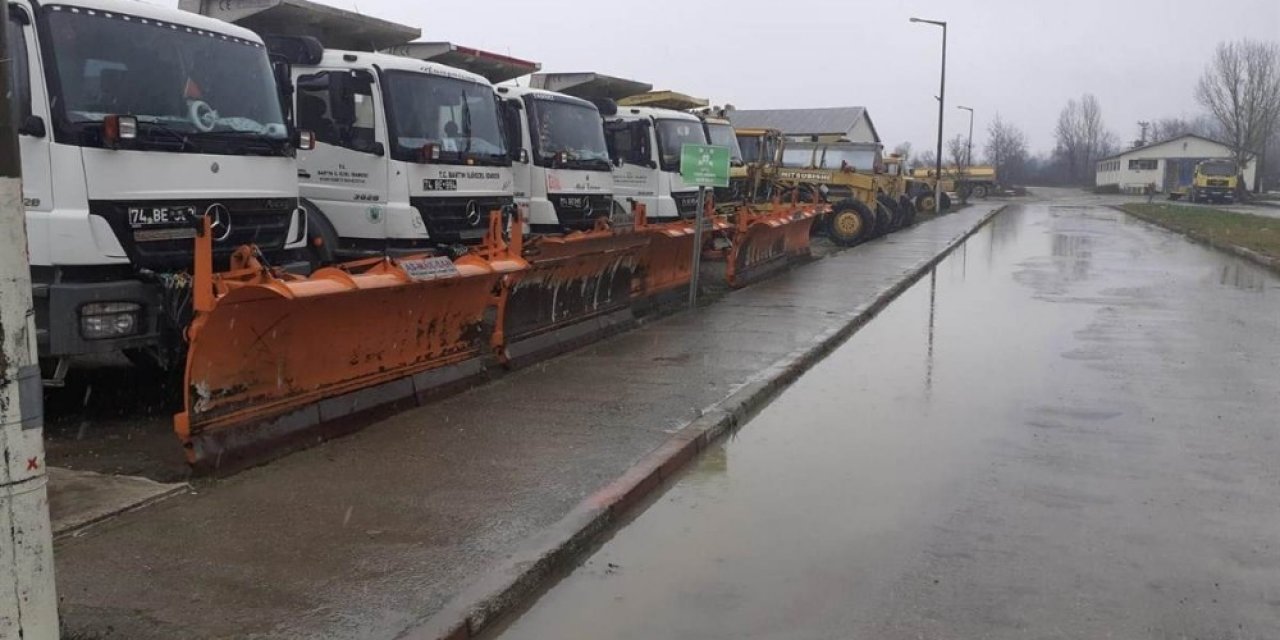 Karda Kapanan 32 Köy Yolu Açıldı