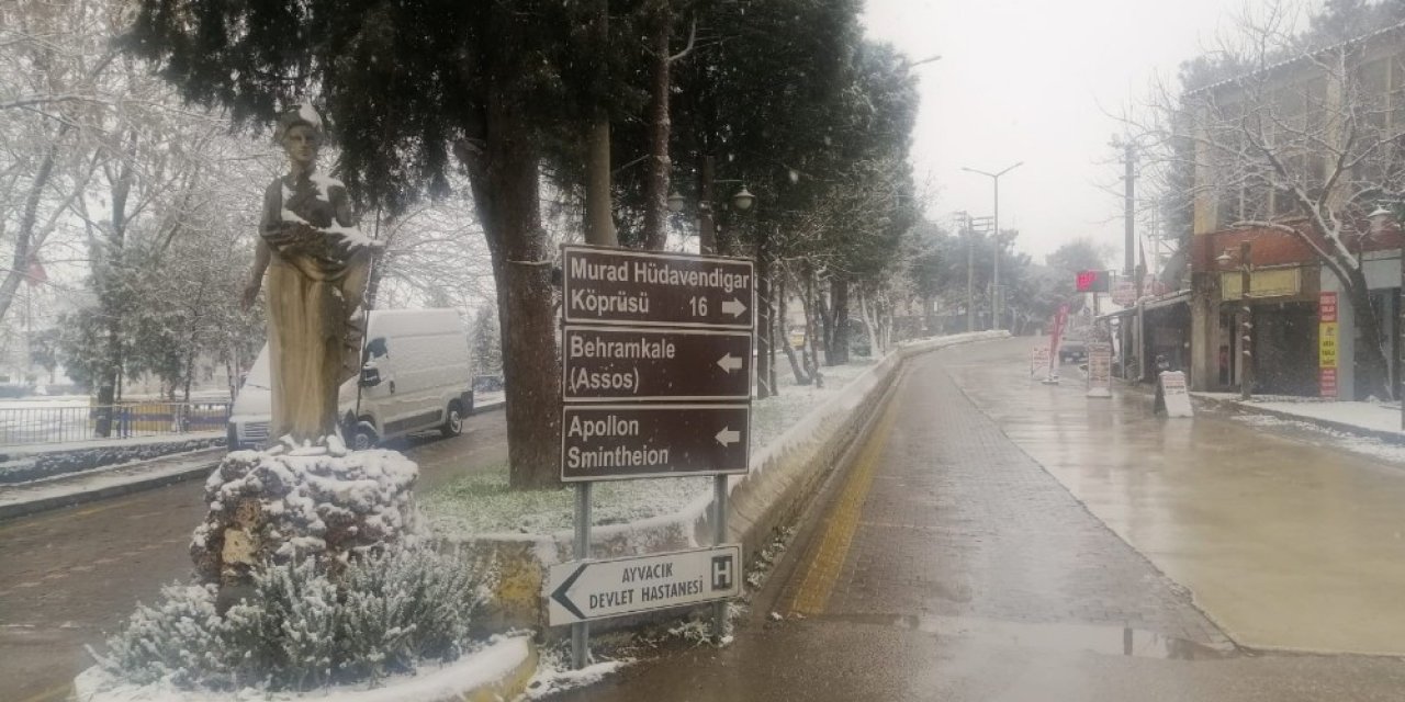 Ayvacık’a Kar Yağışı Başladı